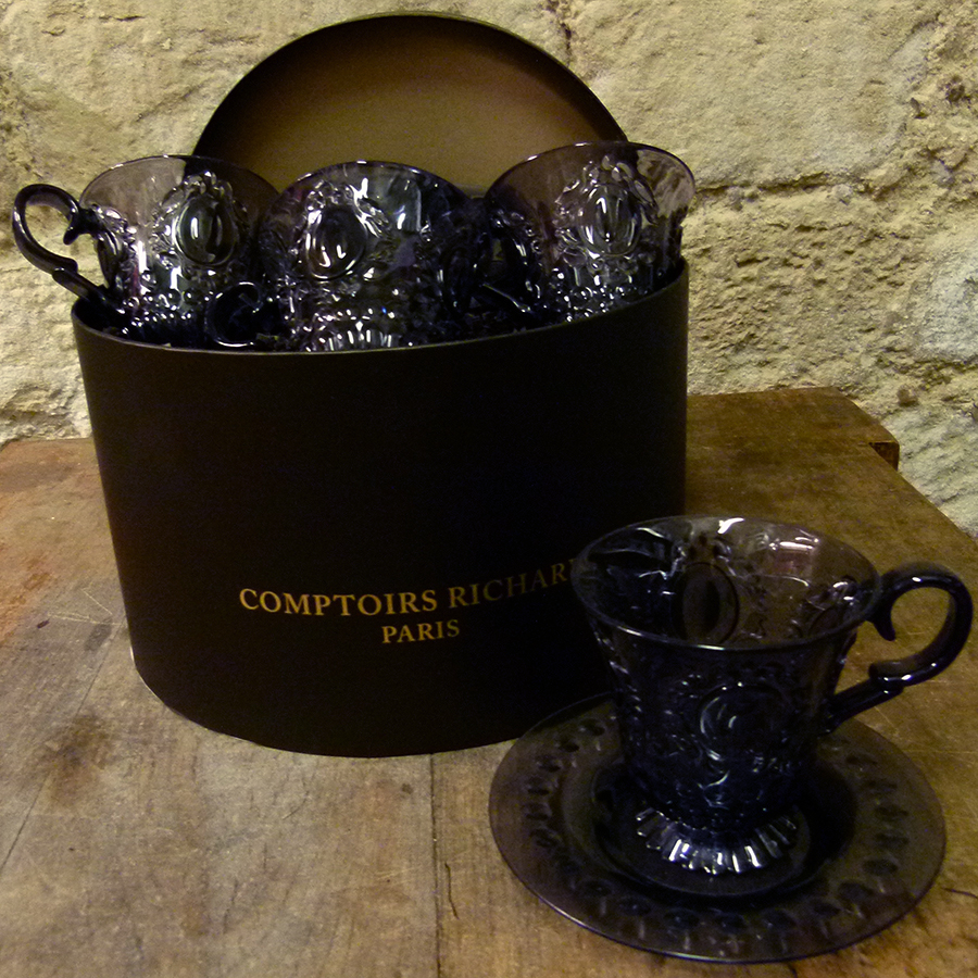 Set de 4 tasses a cafe en acrylique noir dans 1 coffret rond CR