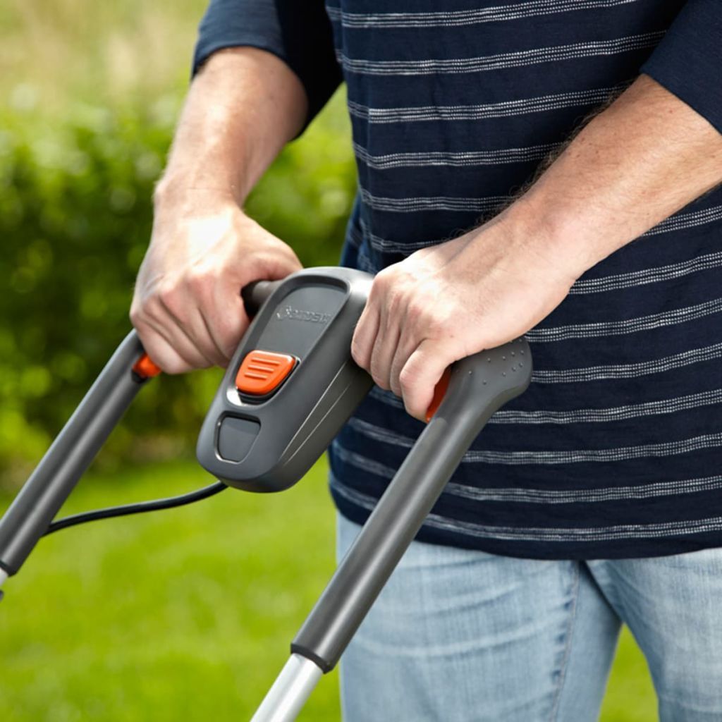 Tondeuse A Gazon Sur Batterie Gardena 40v - Coupe 32 Cm - Bac 30l - Pour Pelouse 280 M²