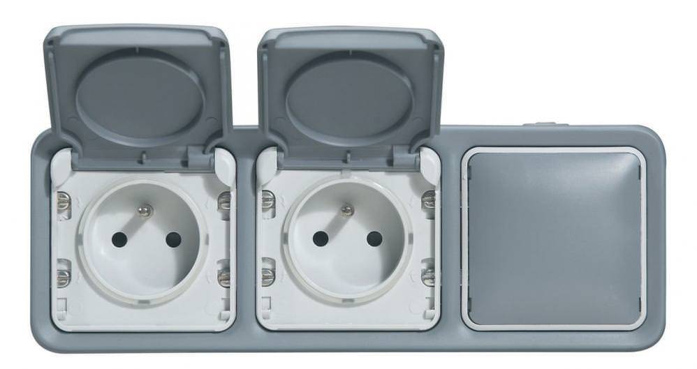 KIT COMPLET GRIS 2 PRISES AVEC 1 OBTURATEUR PLEXO LEGRAND 069909