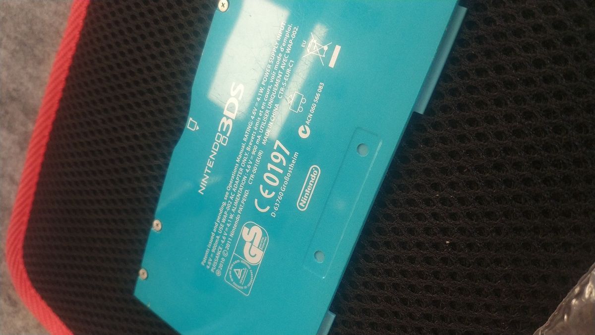Nintendo 3ds Console De Jeu Portable Bleu Vert