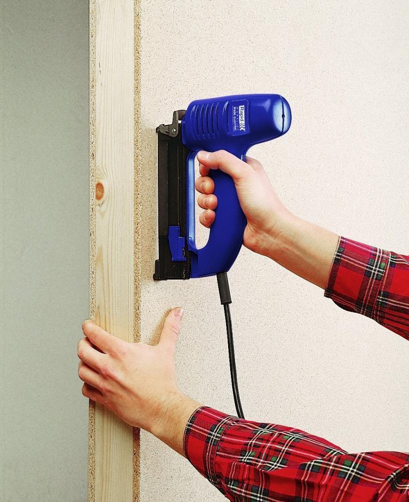 Agrafeuse Cloueuse Electrique Rapid R606 Systeme Focused Power Coffret Inclus