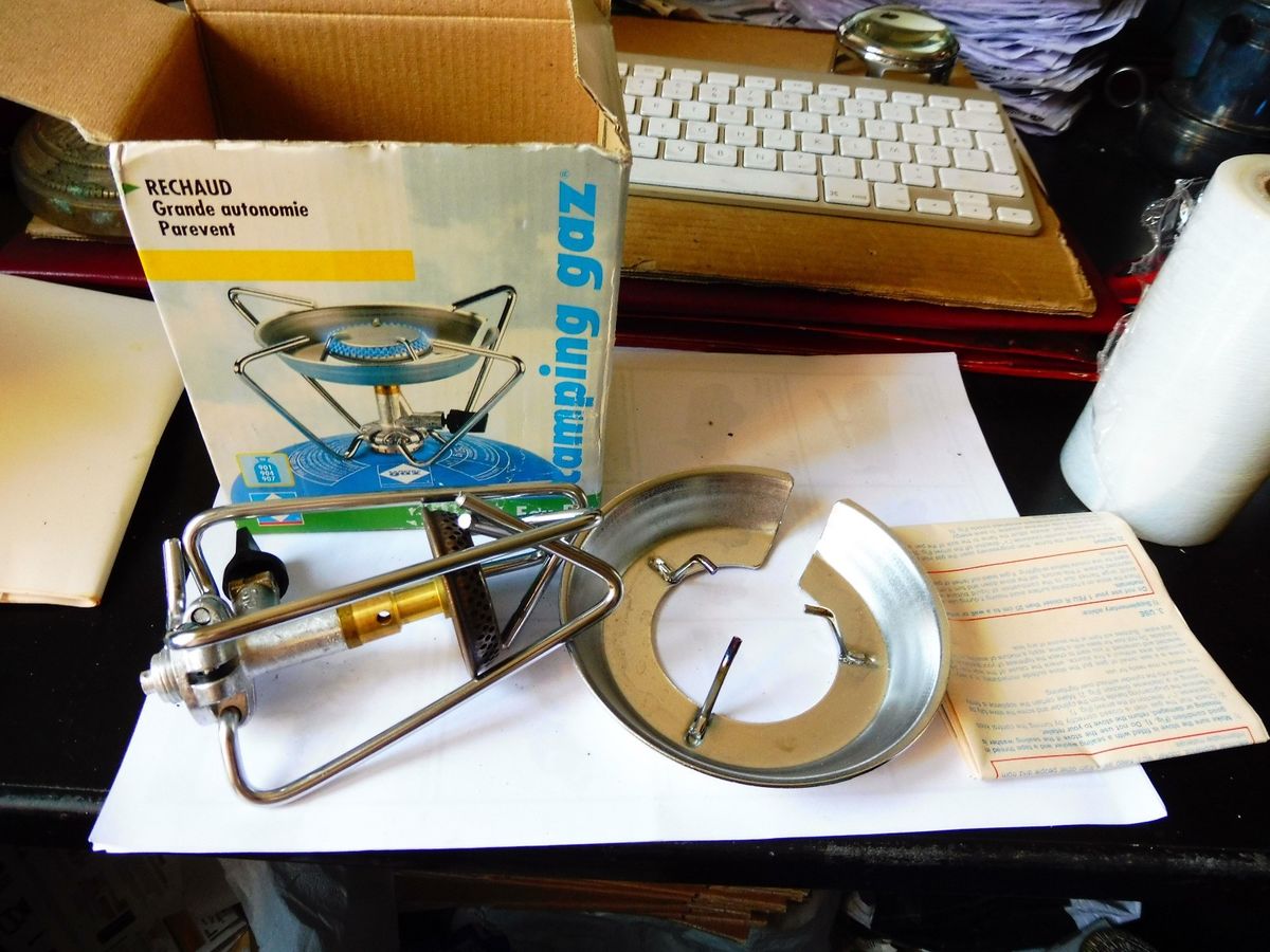 RECHAUD CAMPINGAZ 1 FEU R AVEC PARE VENT alciumpeche