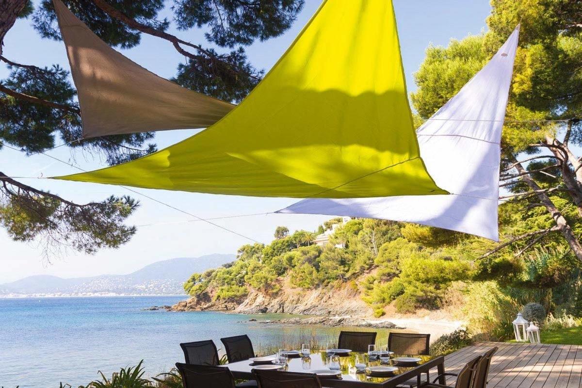 Voile Dombrage Triangulaire - Toile Solaire - 4 X 4 X 4 M - Blanc - Protection Anti-uv - Housse Incluse