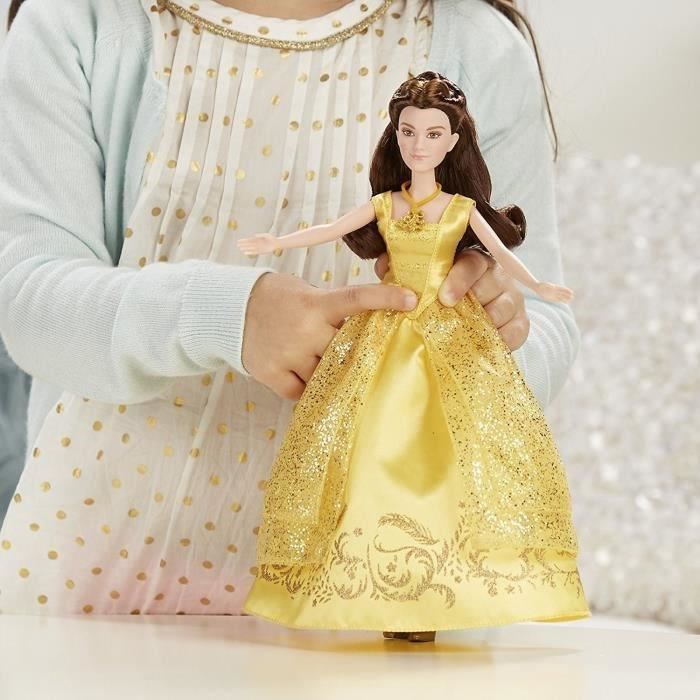 Disney Princesses - Belle - Poupee Chantante 30cm