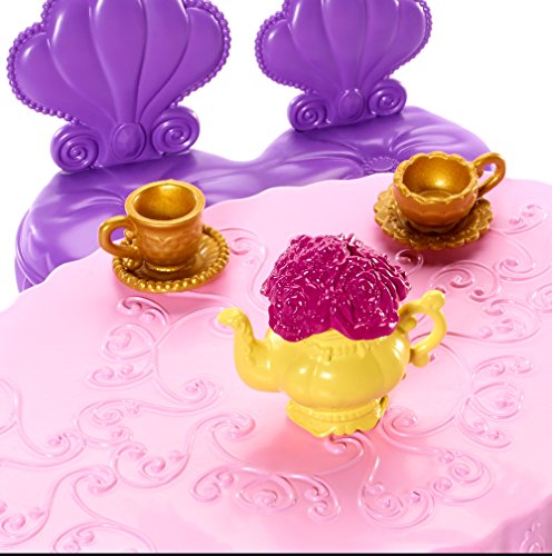 Mattel Enchantimals - Le Salon De The De Mme Paon - Coffret Incluant Une Poupee 15 Cm. Une Figurine Et Des Accessoires