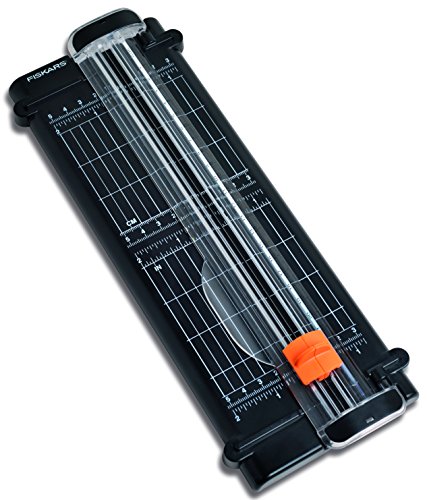 Fiskars Massicot Surecut Recycle A5 22 Cm Lame Titane Base 100 Resine Recyclee Vert