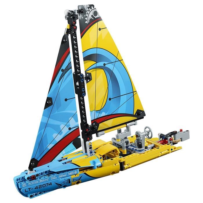 LEGO Technic : Le yacht de competition (42074)