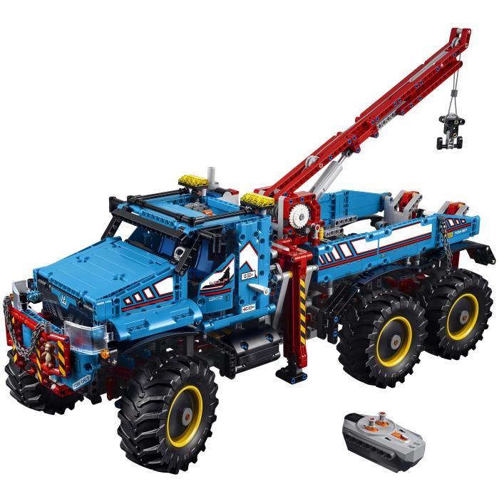 LEGO Technic: La depanneuse tout-terrain 6x6 (42070)