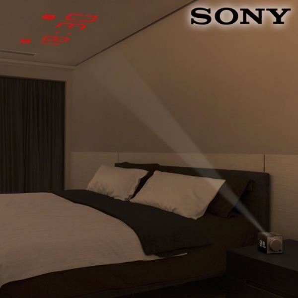 Radio-reveil Sony Avec Projection De L'heure, Tuner Digital, Chargeur De Telephone, Batterie De Secours - Argent