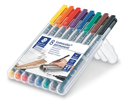 Pochette de 8 feutres Lumocolor permanent 0,6mm coloris assortis. Feutre universel permanent pour la retroprojection et la plupart des surfaces, encre permanente dry safe permettant de laisser decapuchonner plusieurs jours sans secher (ISO 554), ne bave